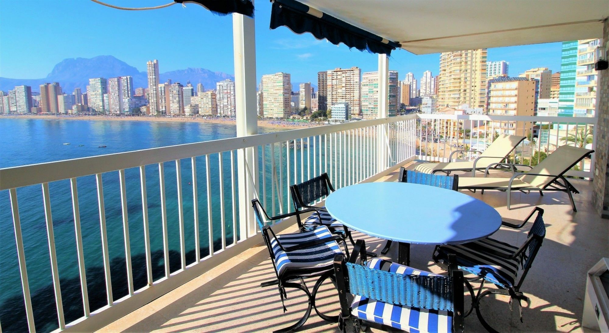 Las Algas 5-1 Benidorm Exterior photo