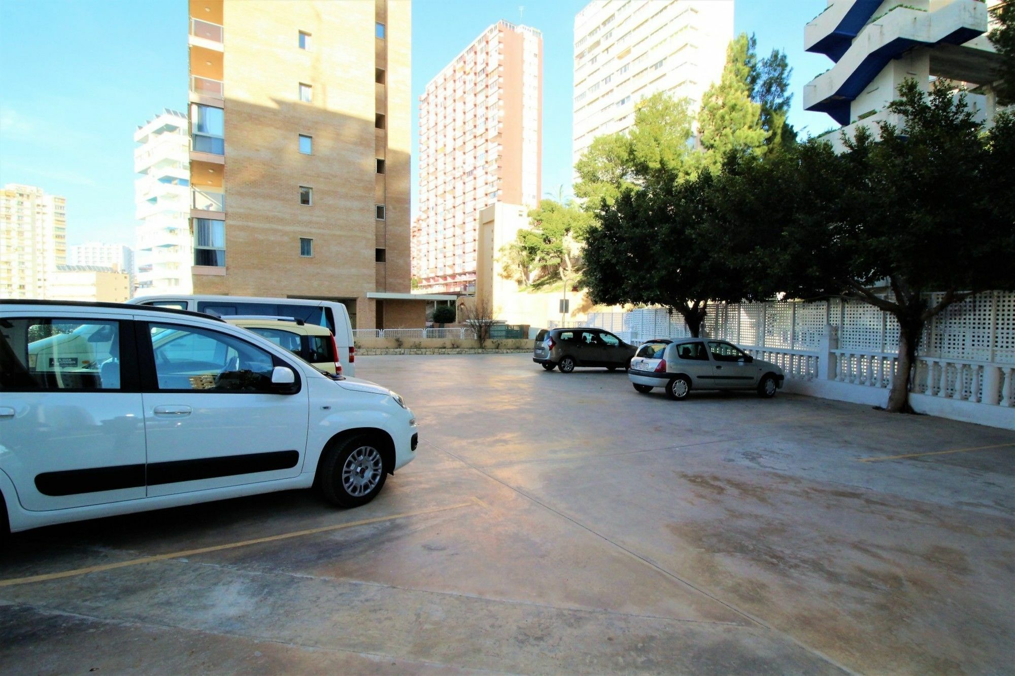 Las Algas 5-1 Benidorm Exterior photo